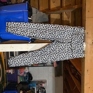 Cheetah print crossover legging